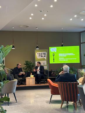 Branchen-Talk mit Ihrer Logopräsenz auf der Bühne